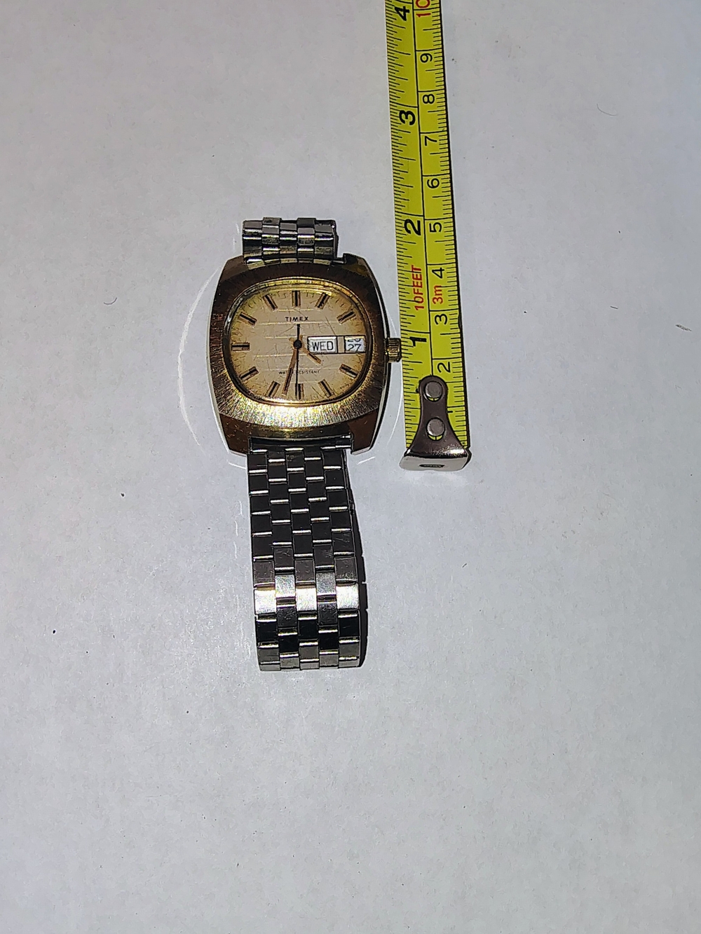 Vintage 1970s Timex Day/Date Cushion Case Mechanical Watch - Needs Service - Picture 7 of 9